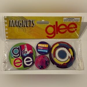 Glee Don’t Stop Believing Magnet Set